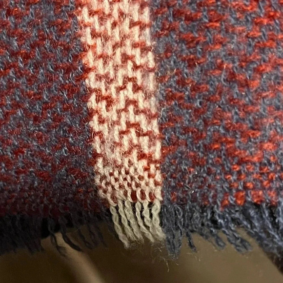 Plaid Blanket Scarf/Wrap Soft Fringed Cozy Collegiate Preppy - Picture 4 of 4
